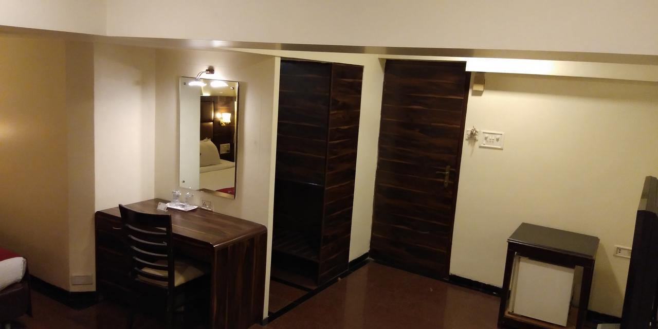Hotel Heritage Dakshin Navi Mumbai Esterno foto
