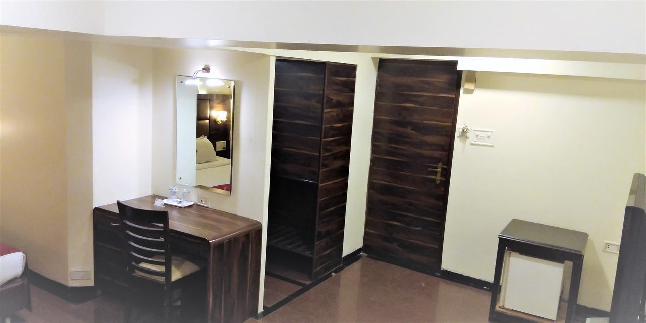 Hotel Heritage Dakshin Navi Mumbai Esterno foto