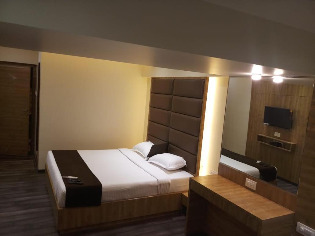 Hotel Heritage Dakshin Navi Mumbai Esterno foto