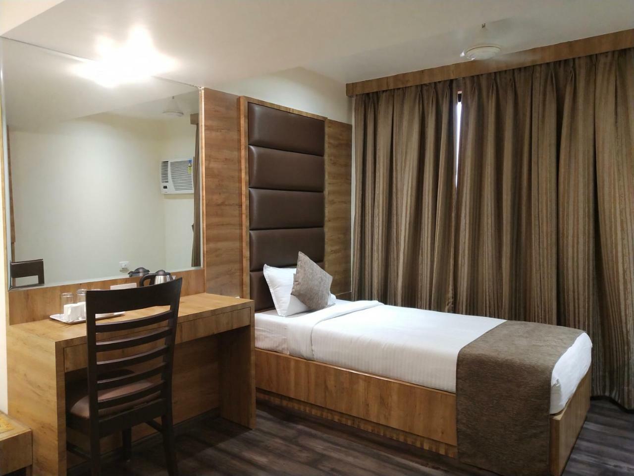 Hotel Heritage Dakshin Navi Mumbai Esterno foto